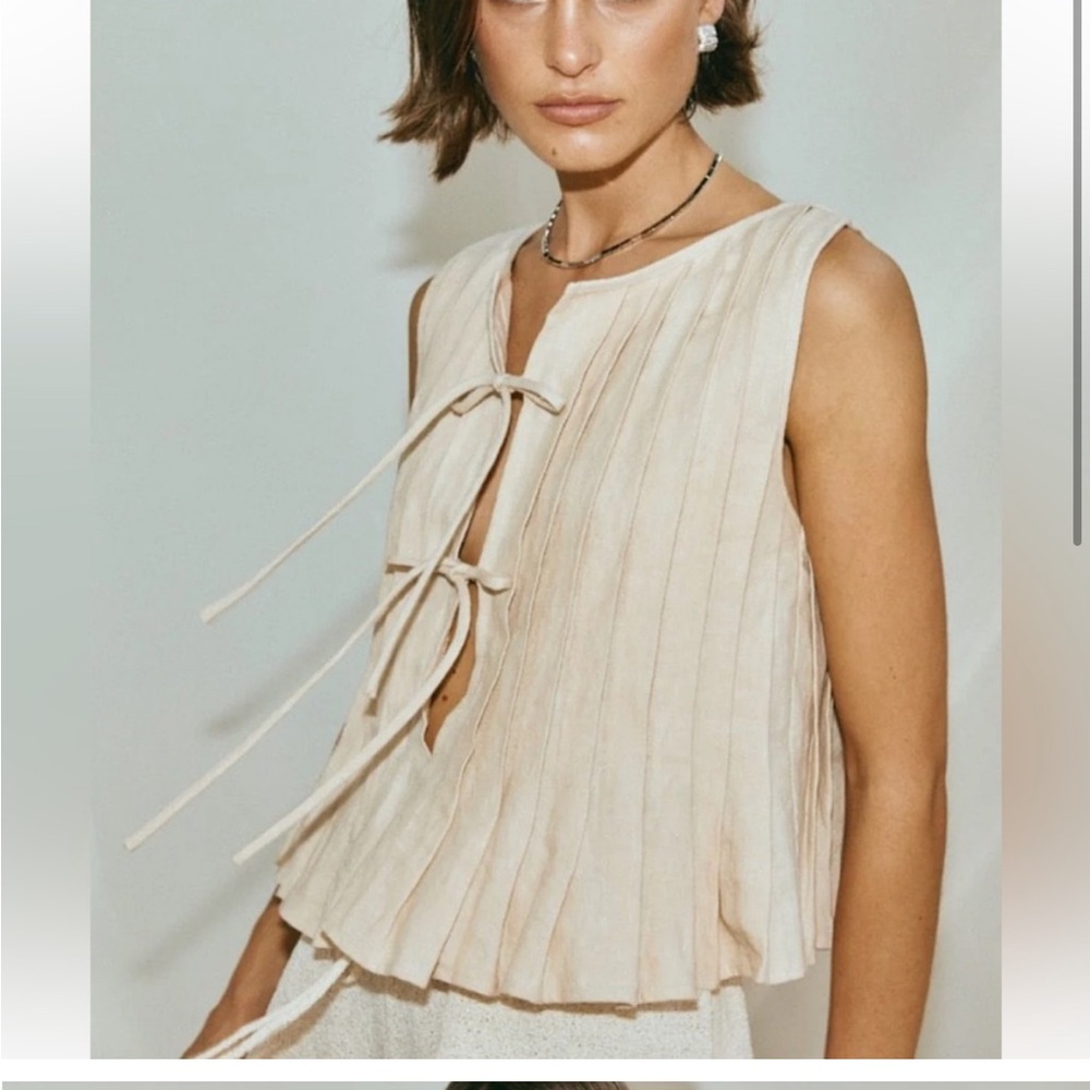 NWT VRG GRL valeria tie front linen top in TAN